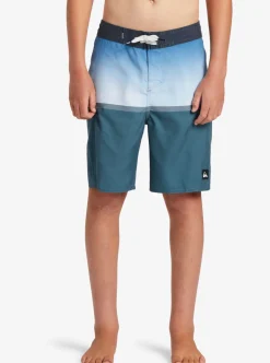 New Quiksilver Boys 8-16 Everyday Division 17