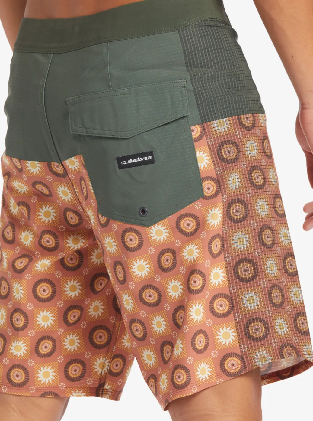 Best Sale Quiksilver Highline Arch 19" Boardshorts Climbing Ivy