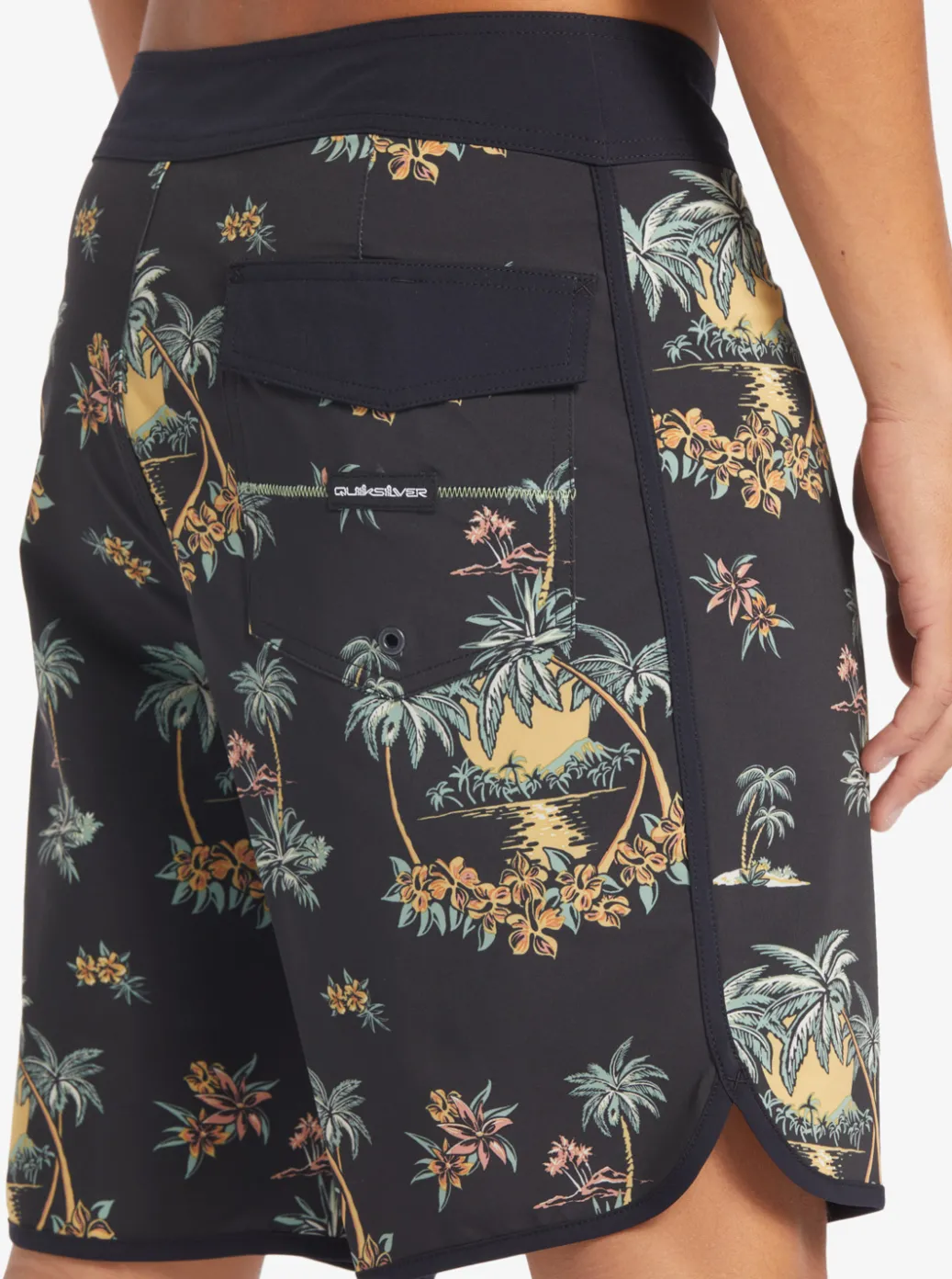 Best Sale Quiksilver Surfsilk Scallop 19" Boardshorts Black Palm Spritz